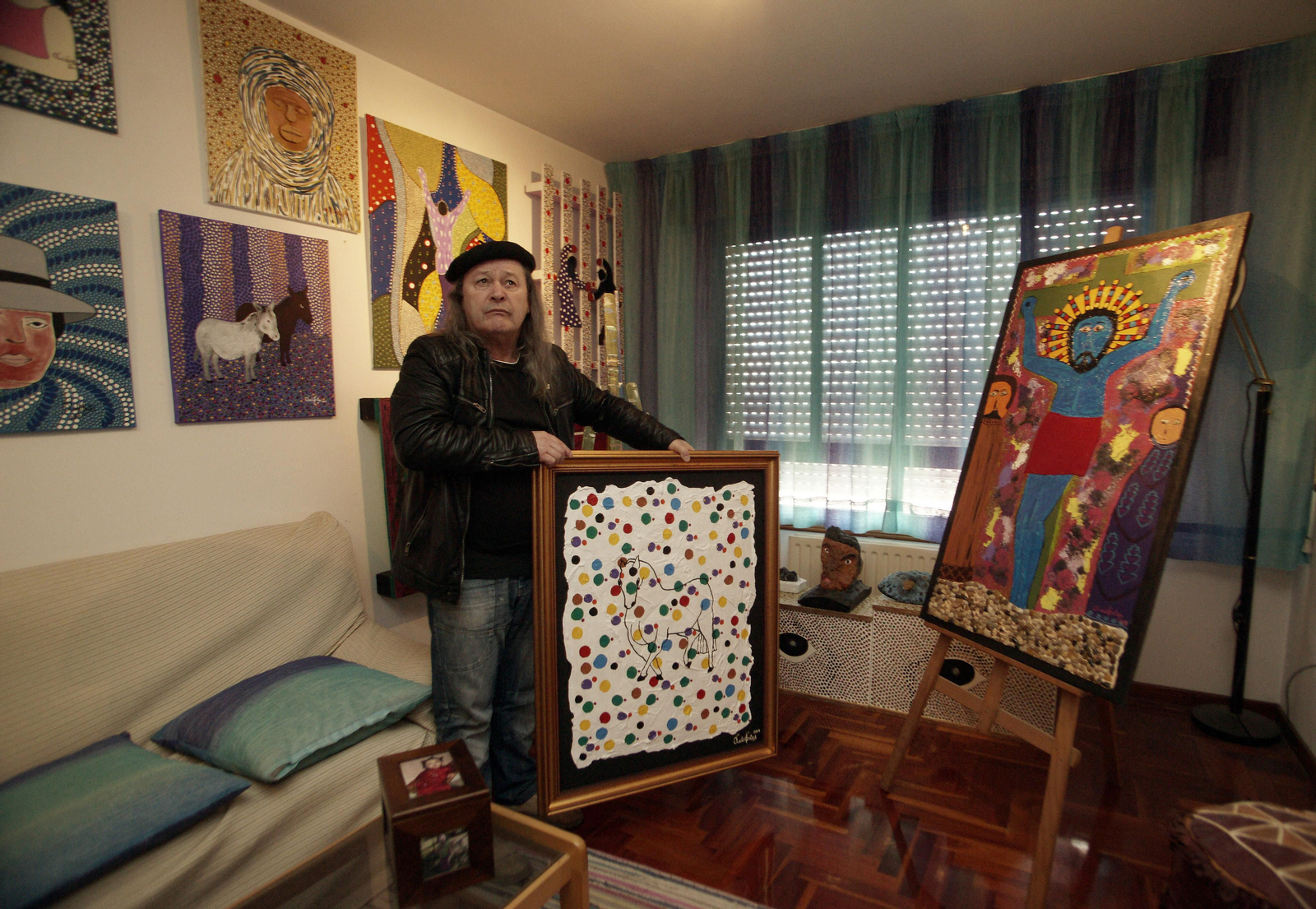 Xulio Fontes, en su estudio en O Calvario.