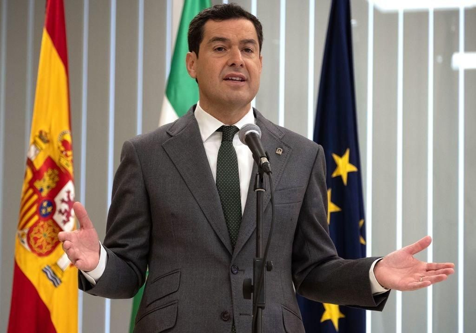 El presidente de la Junta de Andalucía, Juanma Moreno, ayer en La Palma del Condado (Huelva).