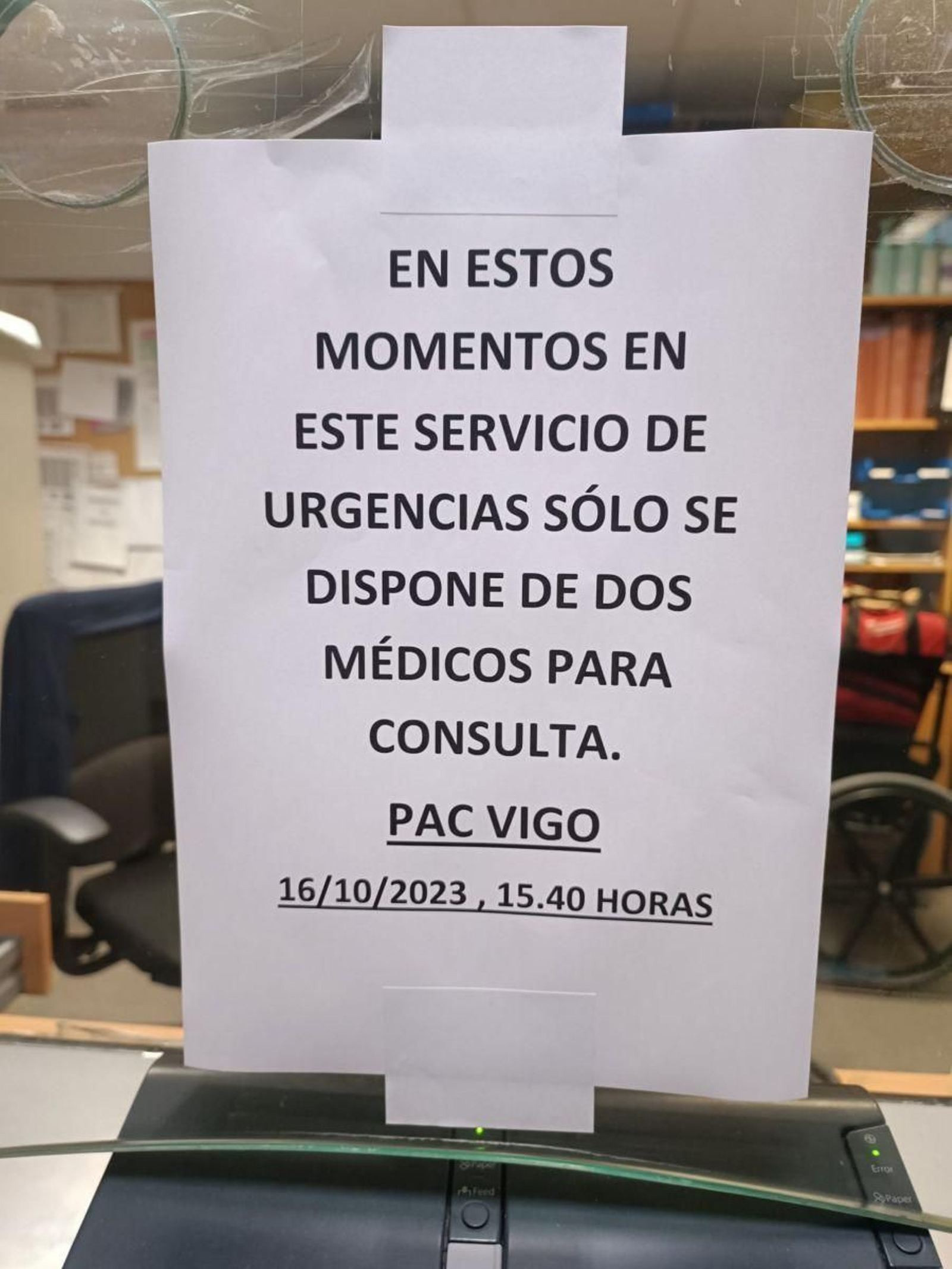 El cartel de aviso, este lunes en el PAC.