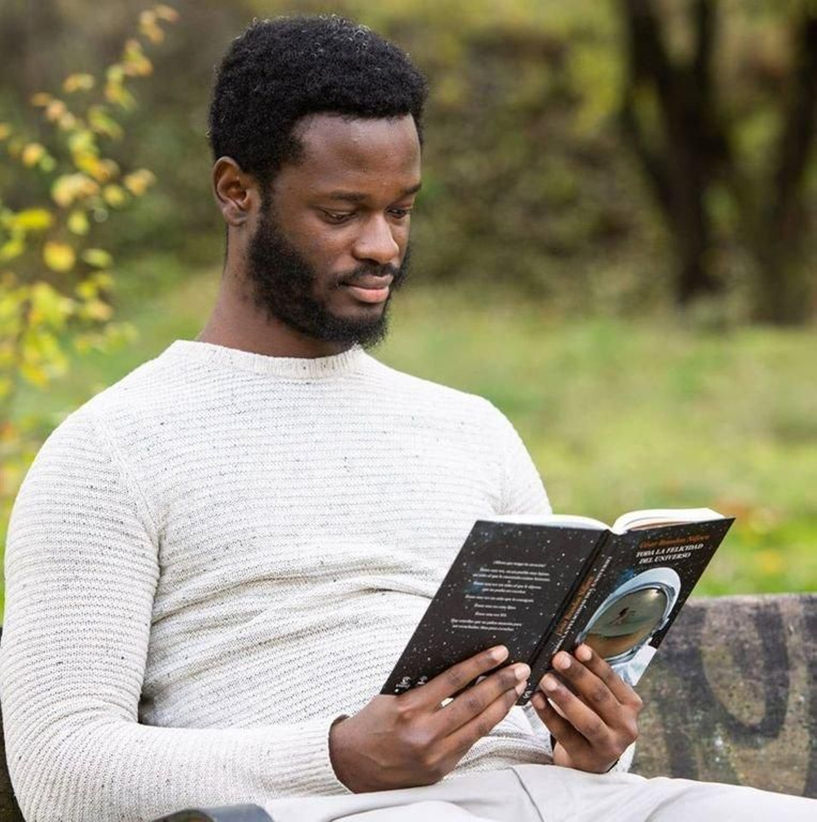 César Brandon Ndjocu consiguió vivir de la poesía por un ‘talent show’.