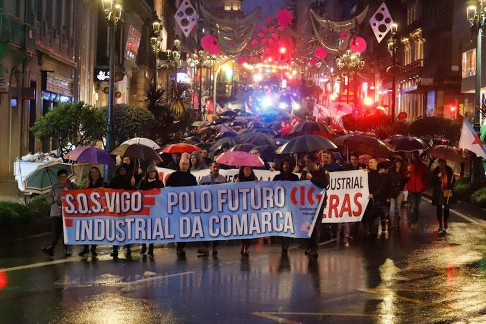 Manifestación de la CIG ayer en Vigo en defensa de la industria.