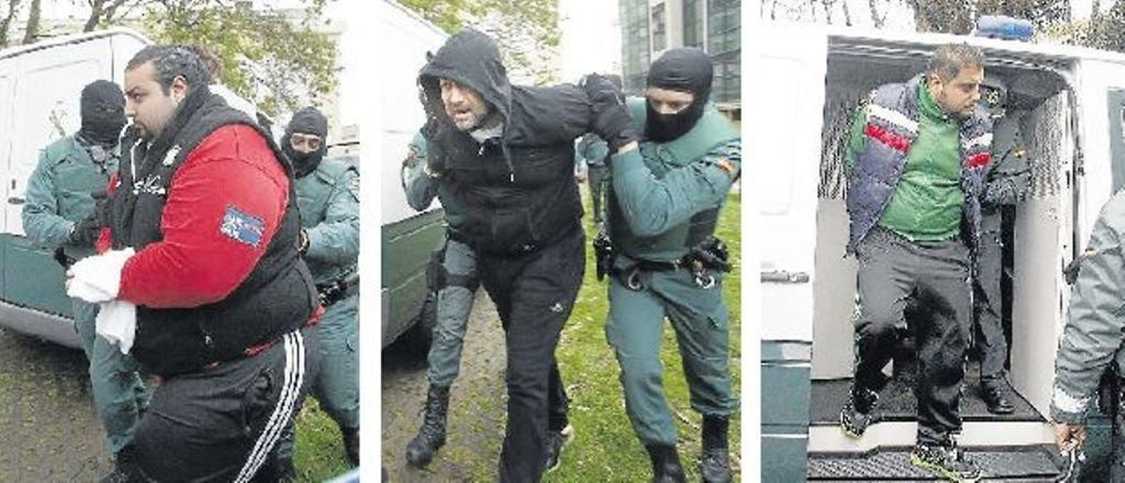 Saul y Juan Paulo Giménez a su llegada a los juzgados de Cangas bajo fuertes medidas de seguridad. A la derecha, otro de los detenidos. // Vicente Alonso