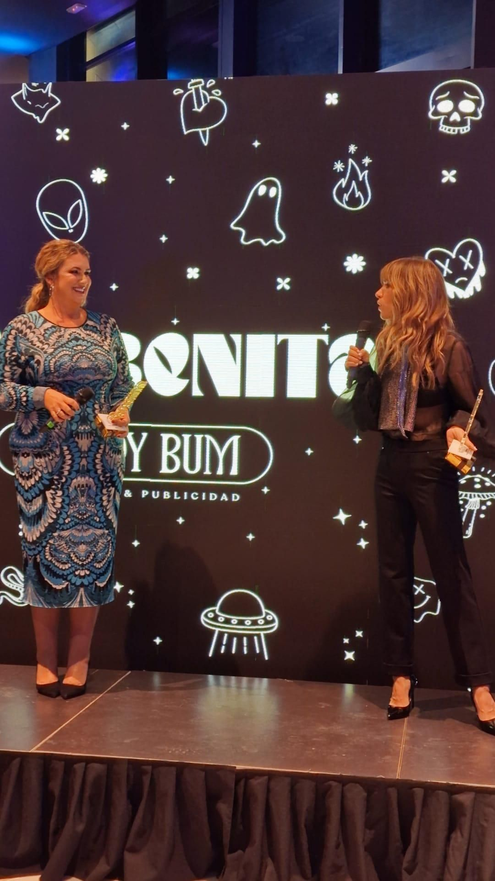 Carlota Corredera (i) y María Gómez (d) en La Verbenita.