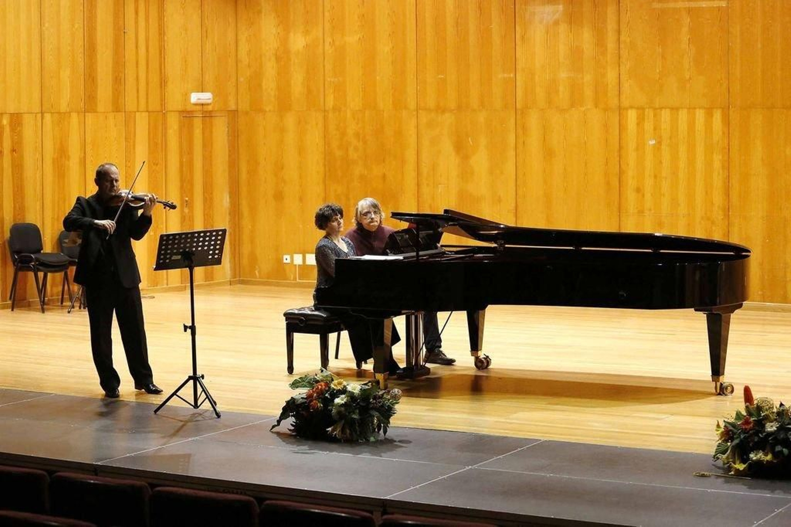 Los profesores serbios Miroslav Pavlovic y Biljana Gorunovic ofrecieron un recital en Vigo.