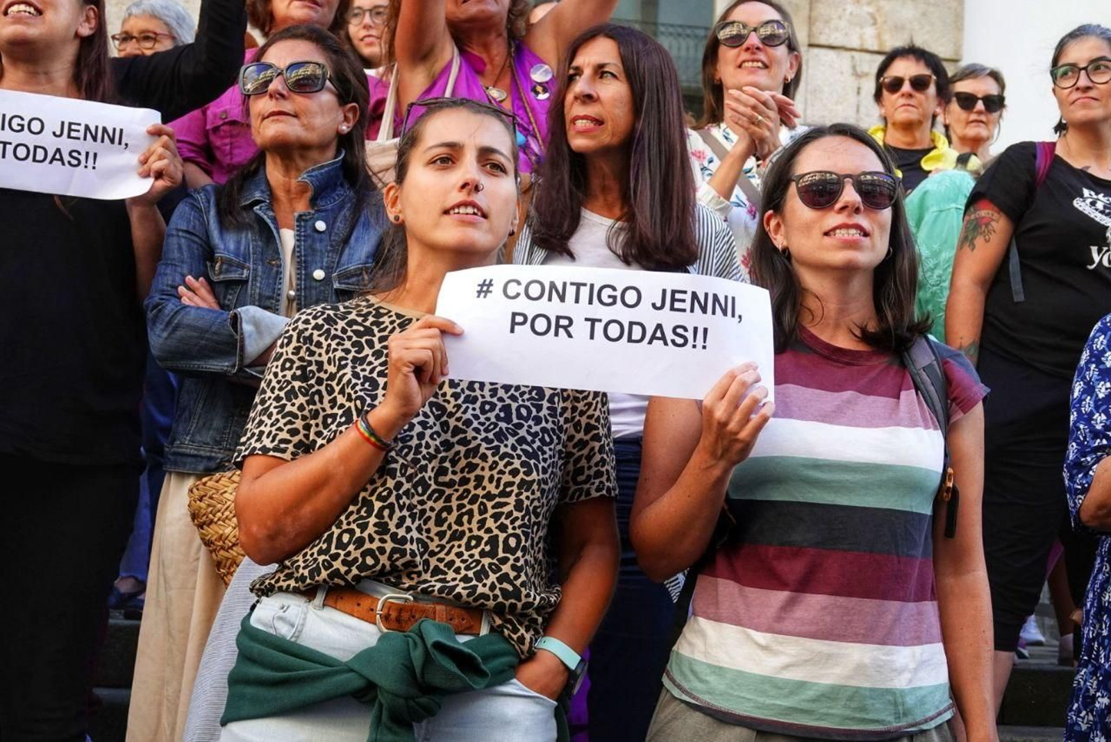 Concentración en apoyo a Jenni Hermoso en Vigo. // Vicente Alonso
