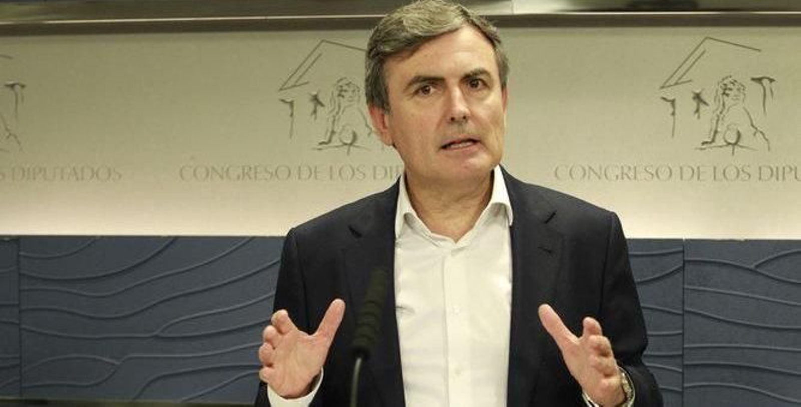 El portavoz económico del PSOE en el Congreso, Pedro Saura, reacciona a las declaraciones de Alfonso Dastis