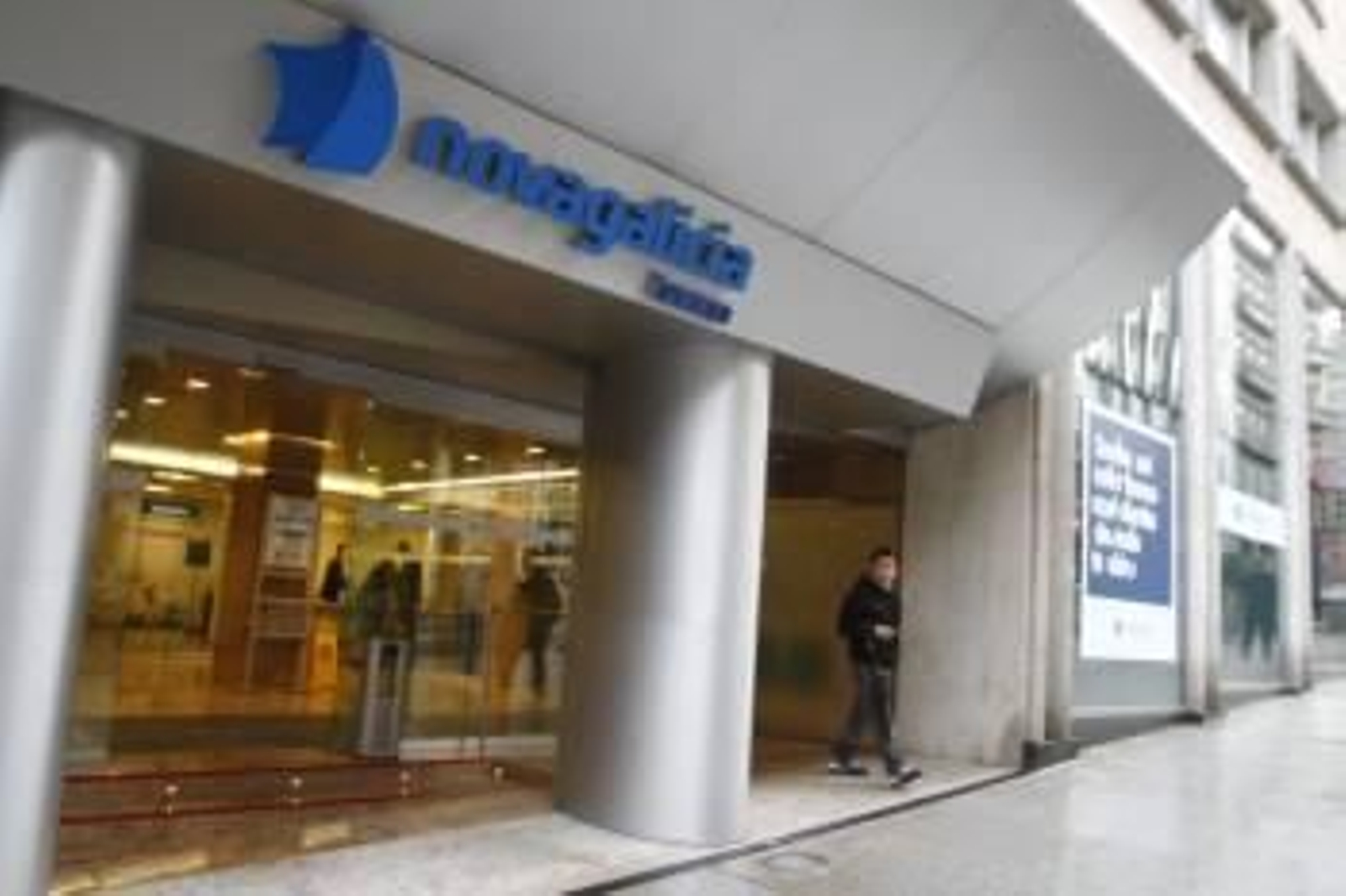 Castellano y González-Bueno siguen trabajando sobre el plan de recapitalización de Novagalicia.