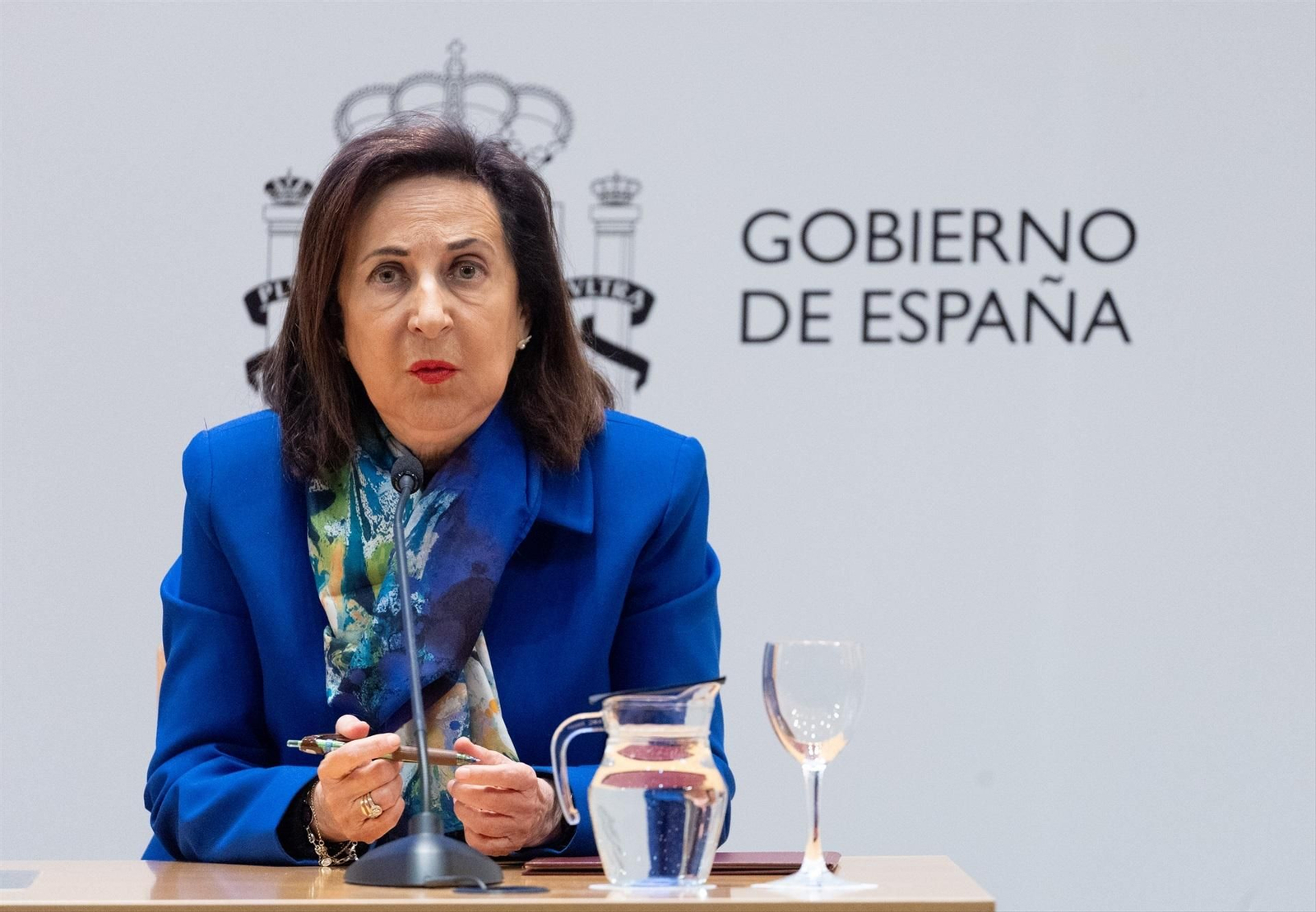 En una rueda de prensa, Robles ha precisado que la aeroevacuación, que hace días que se organiza con "mucha prudencia y discreción", será "complicada y difícil" por las condiciones para la misma.