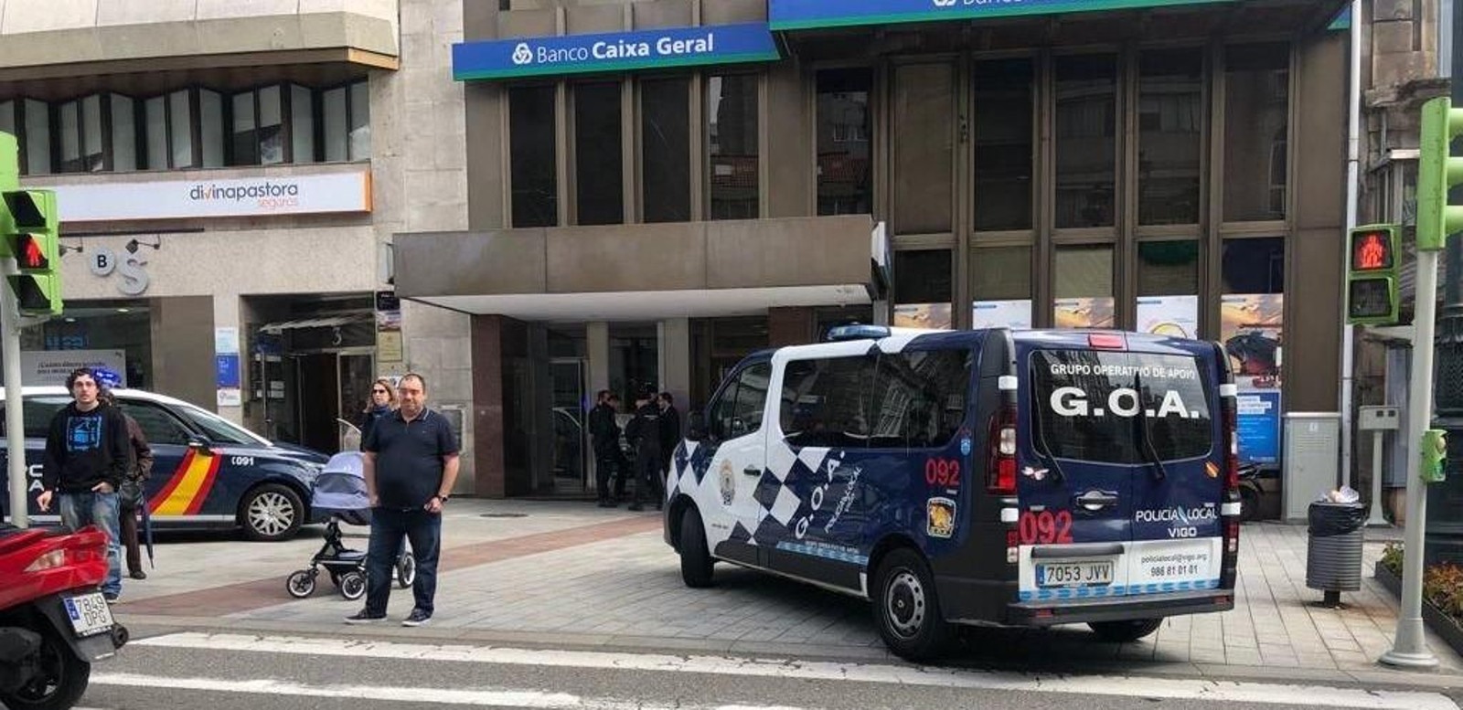 La Policía en la sucursal bancaria tras el atraco