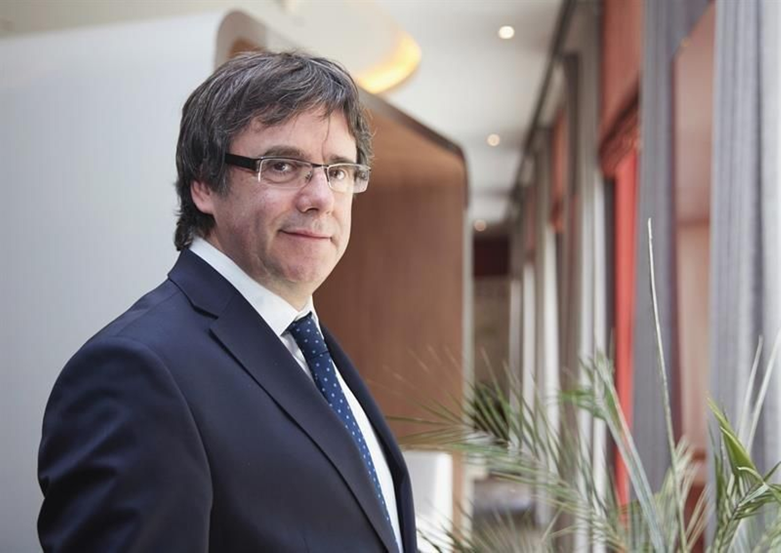 El expresidente catalán Carles Puigdemont posa en su residencia temporal de Berlín