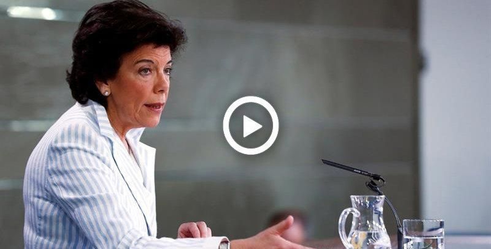 La ministra de Educación y portavoz del Gobierno, Isabel Celaá, durante la rueda de prensa posterior al consejo ministros, este martes en el palacio de la Moncloa de Madrid.