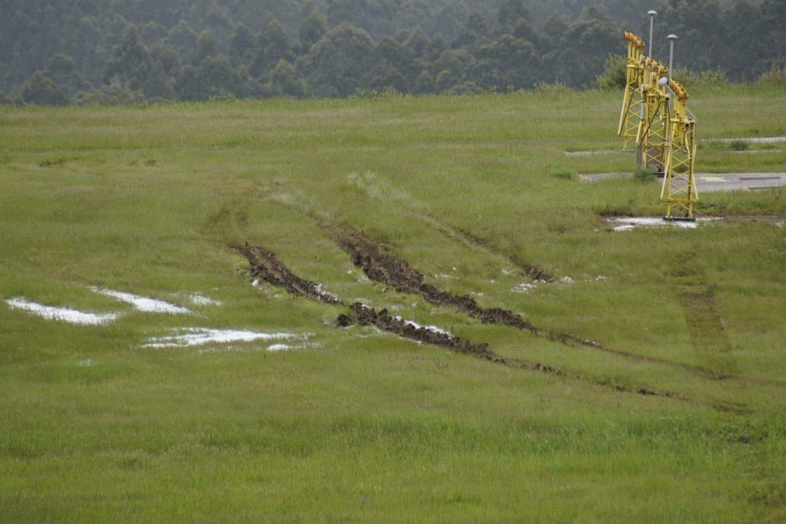 Peinador cerrado más de hora y media por el vuelco de un camión // Vicente