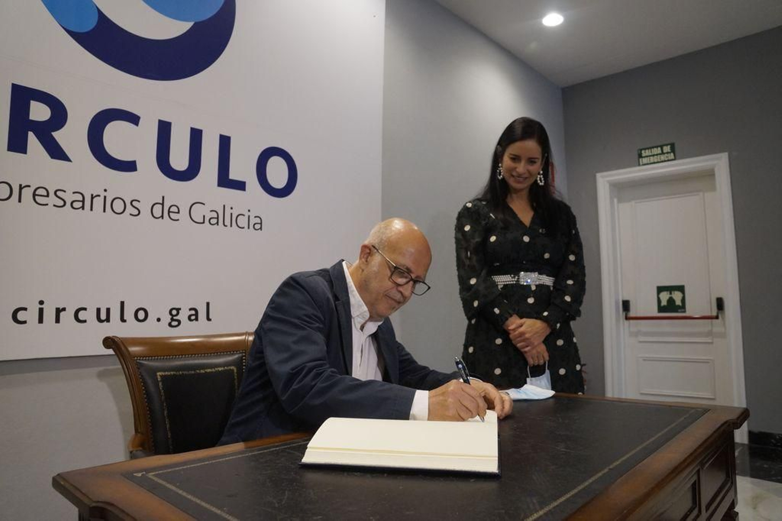 Pancho Casal, ayer en el Círculo con Patricia García.