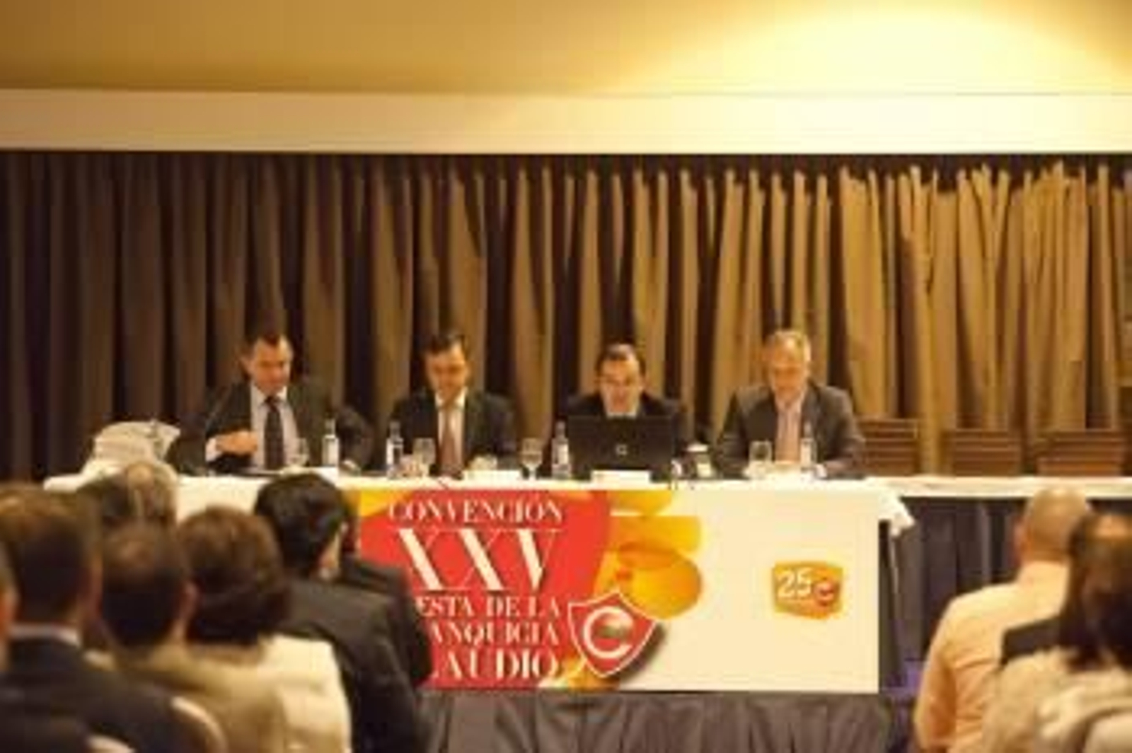 El 25 aniversario de Claudio se celebró en A Toxa. (Foto: S.E.)