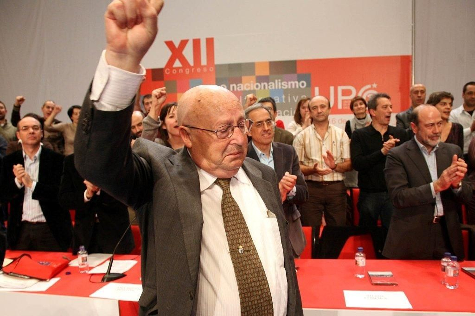 Bautista Álvarez, na clausura do XII Congreso da Unión do Povo Galego.