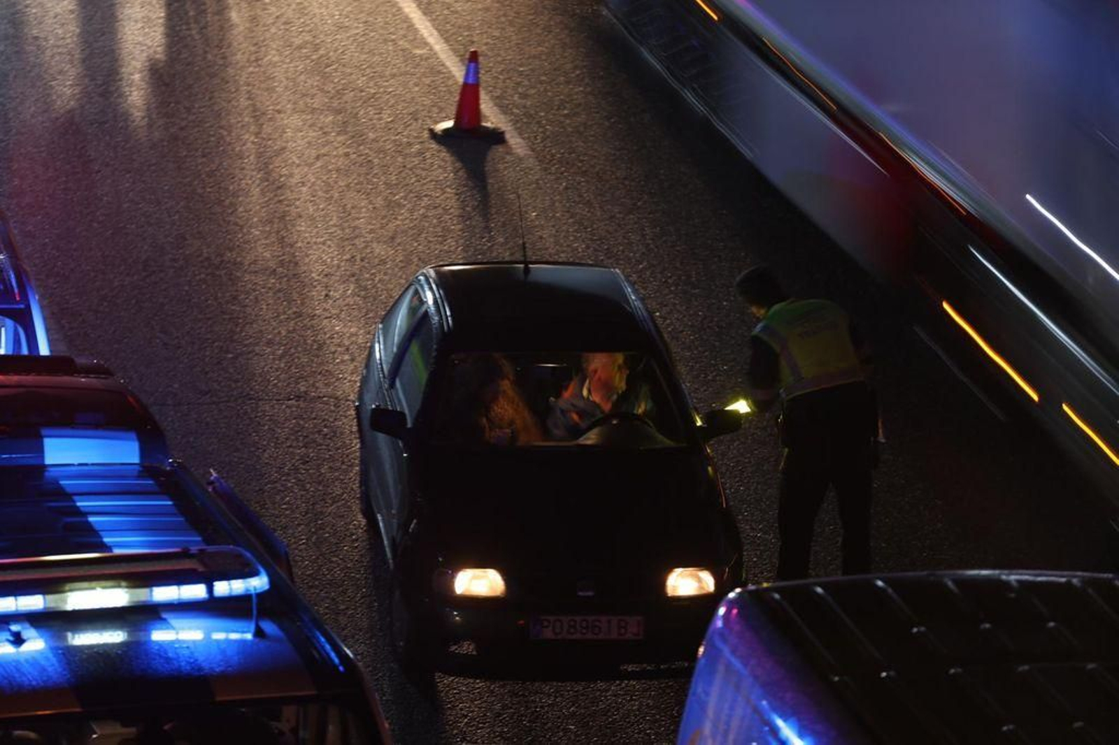 Control de la Guardia Civil en la A52 en O Porriño // Alberte