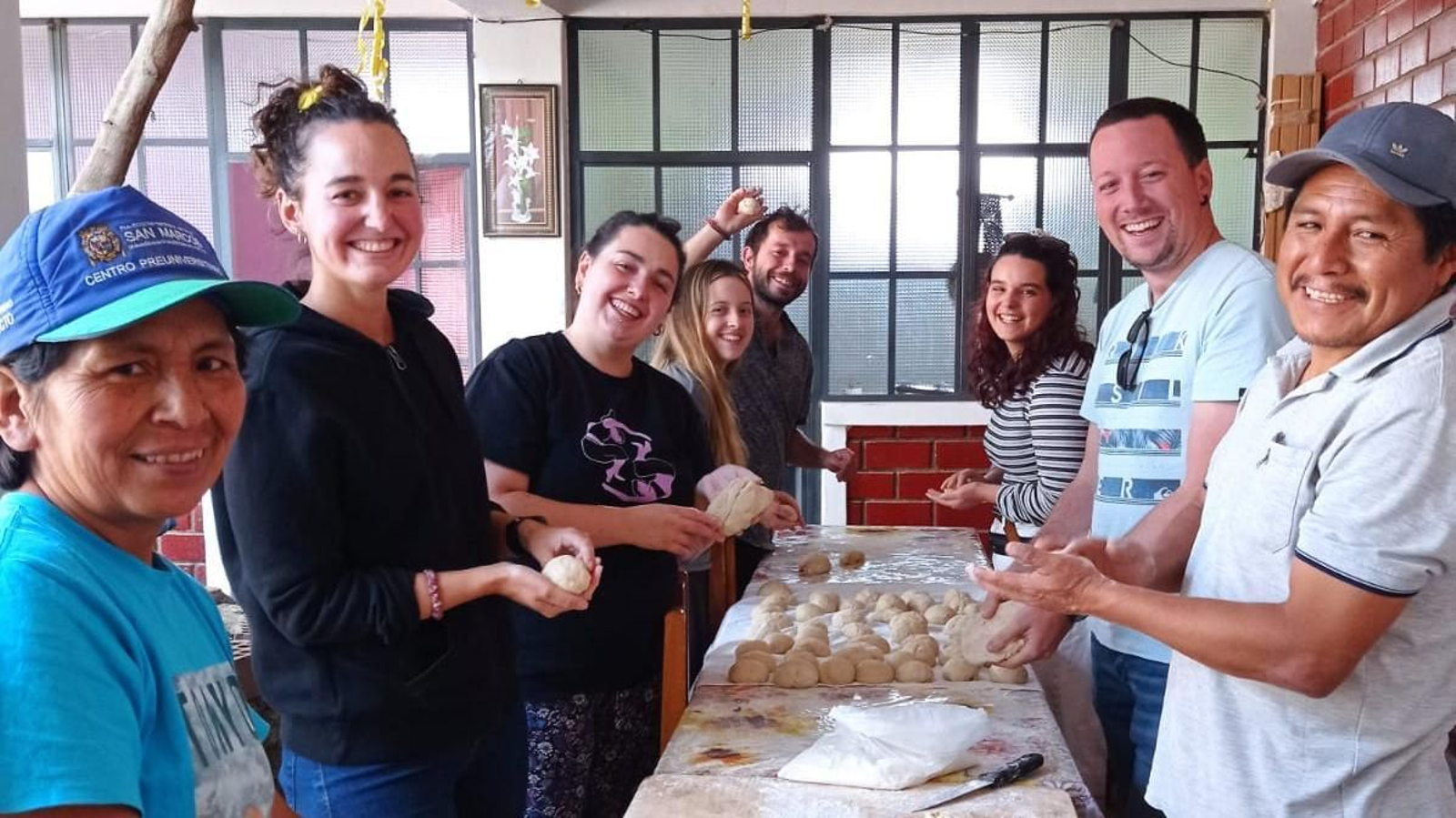 Voluntarios vascos en Yungai, Perú