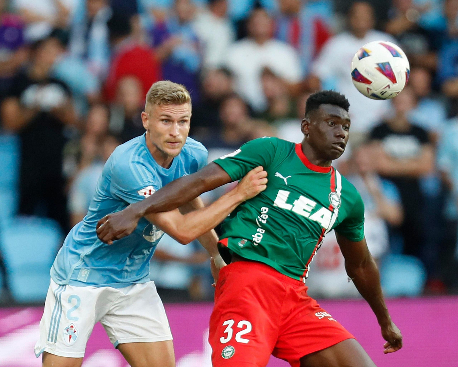 Partido entre el Celta y el Alavés en Balaídos.