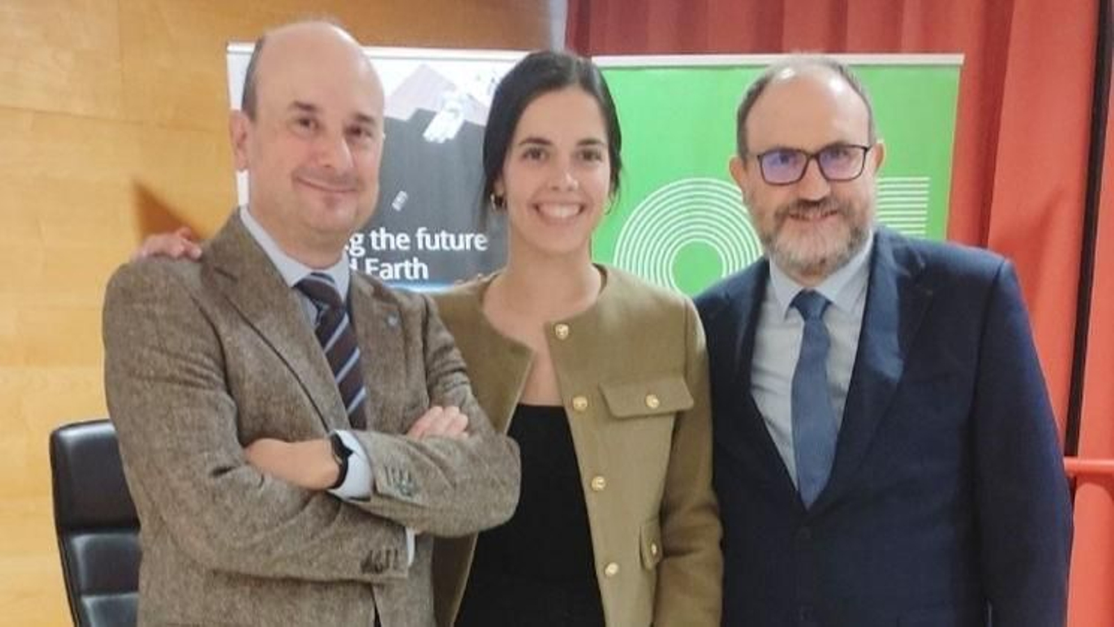 Uxía, con los directores de su tesis Fernando Aguado y Fermín Navarro.