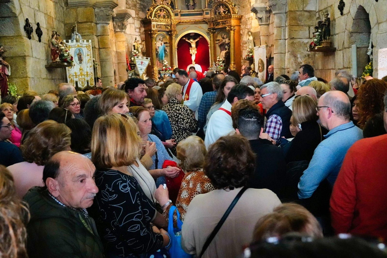 Ambiente en la misa y procesión de San Blas.