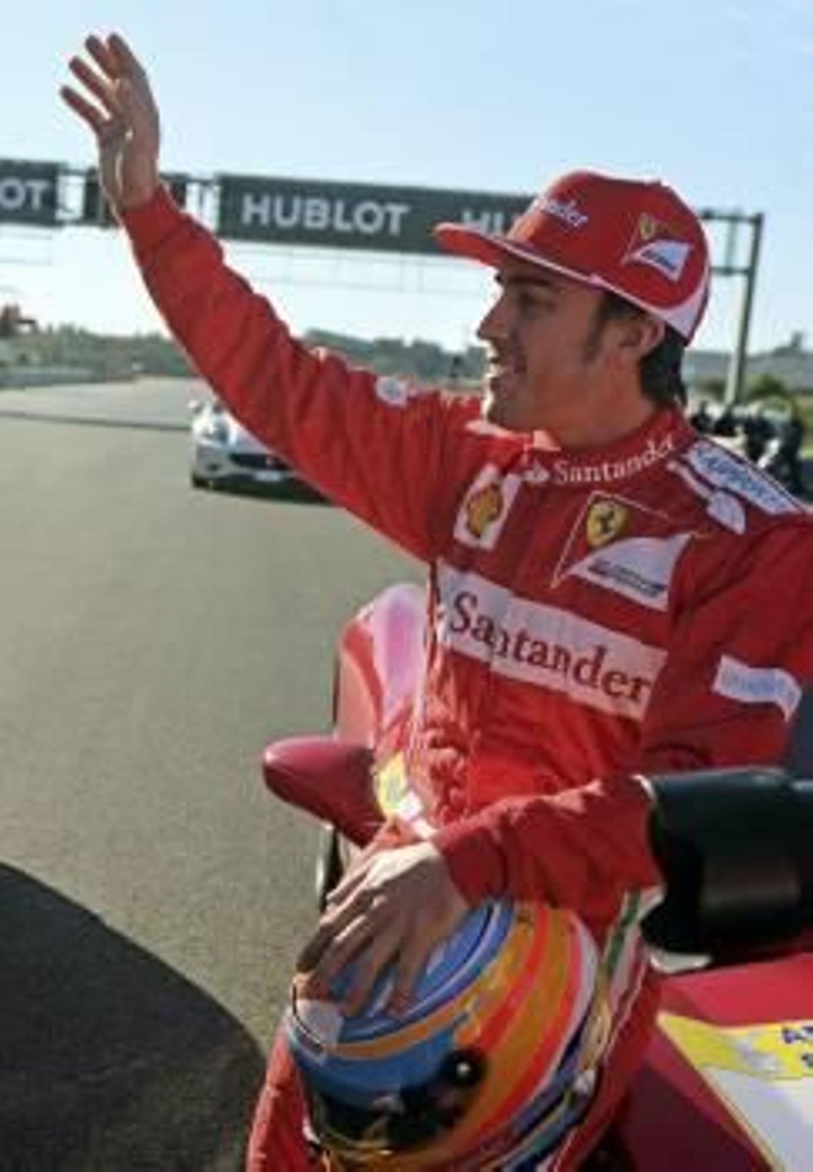 Alonso, ayer en Cheste. (Foto: MANUEL BRUQUE)