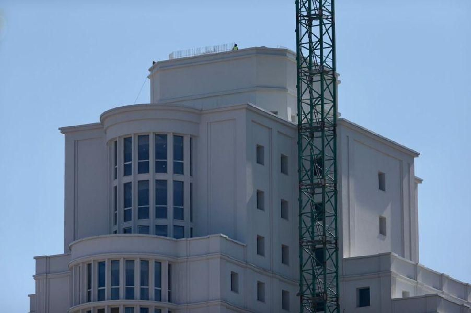 Desmontan la grúa de la Ciudad de la Justicia de Vigo _ Alberte 29