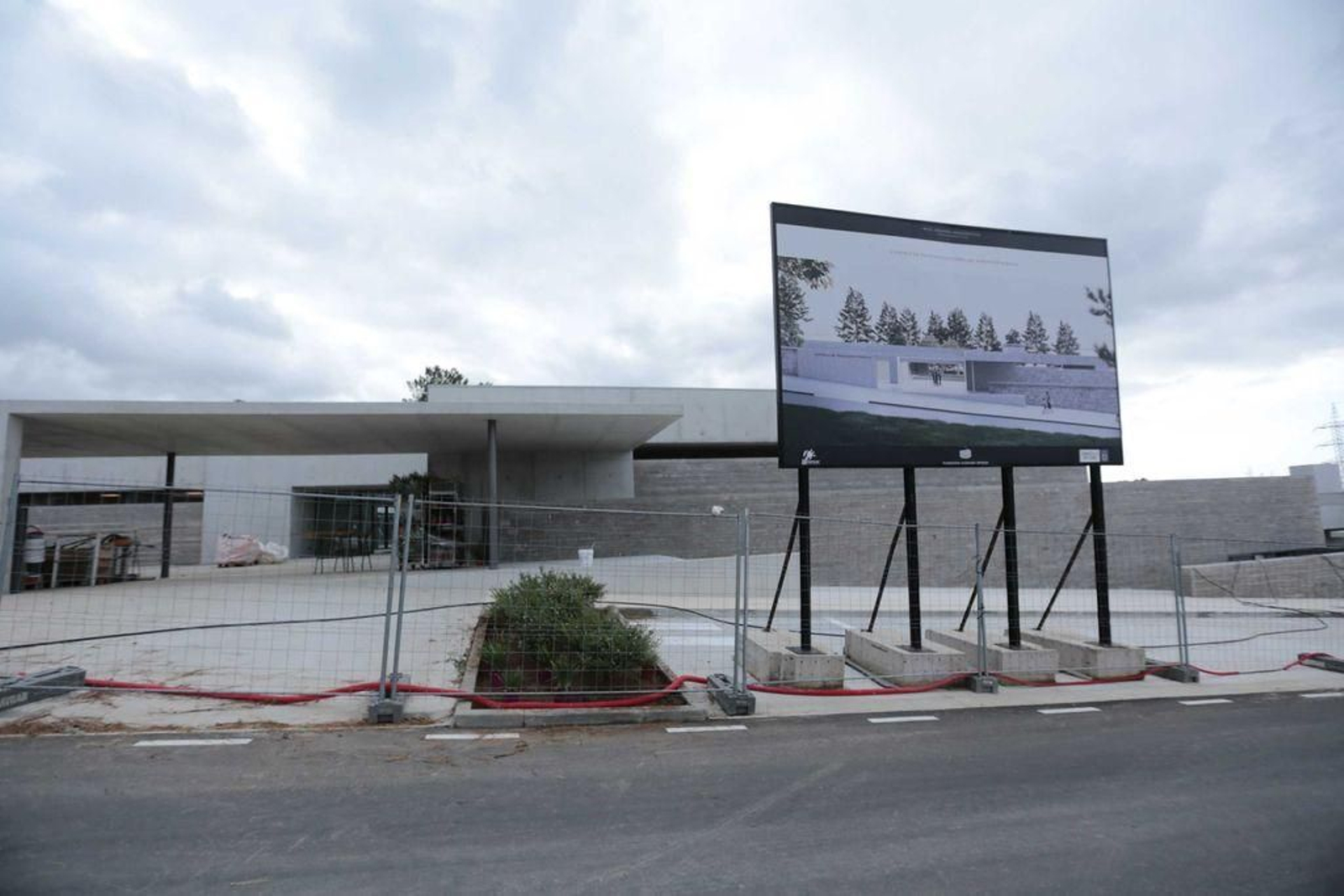 La escuela infantil, que será cedida al Concello, está en Bembrive.