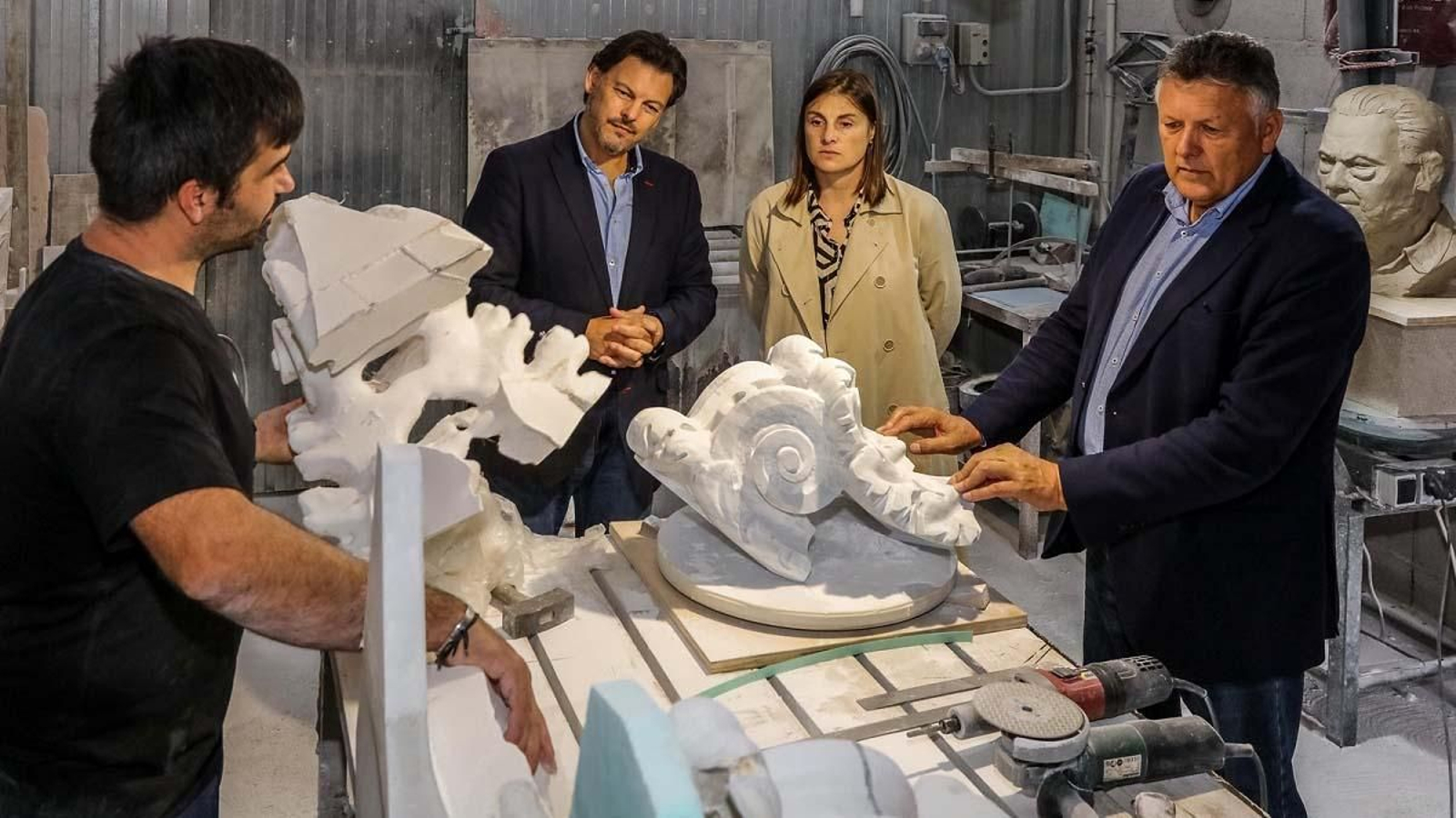 Imagen de la visita al taller situado en el municipio pontevedrés de Sanxenxo