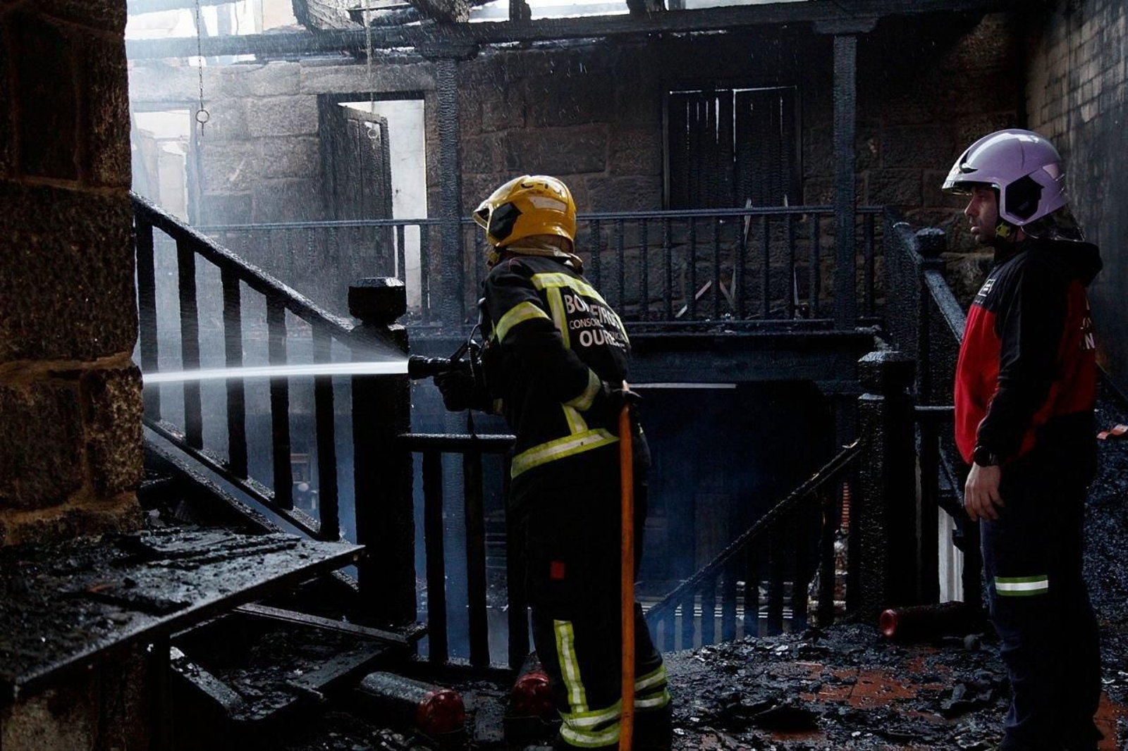 Incendio en el templo budista. // La Región