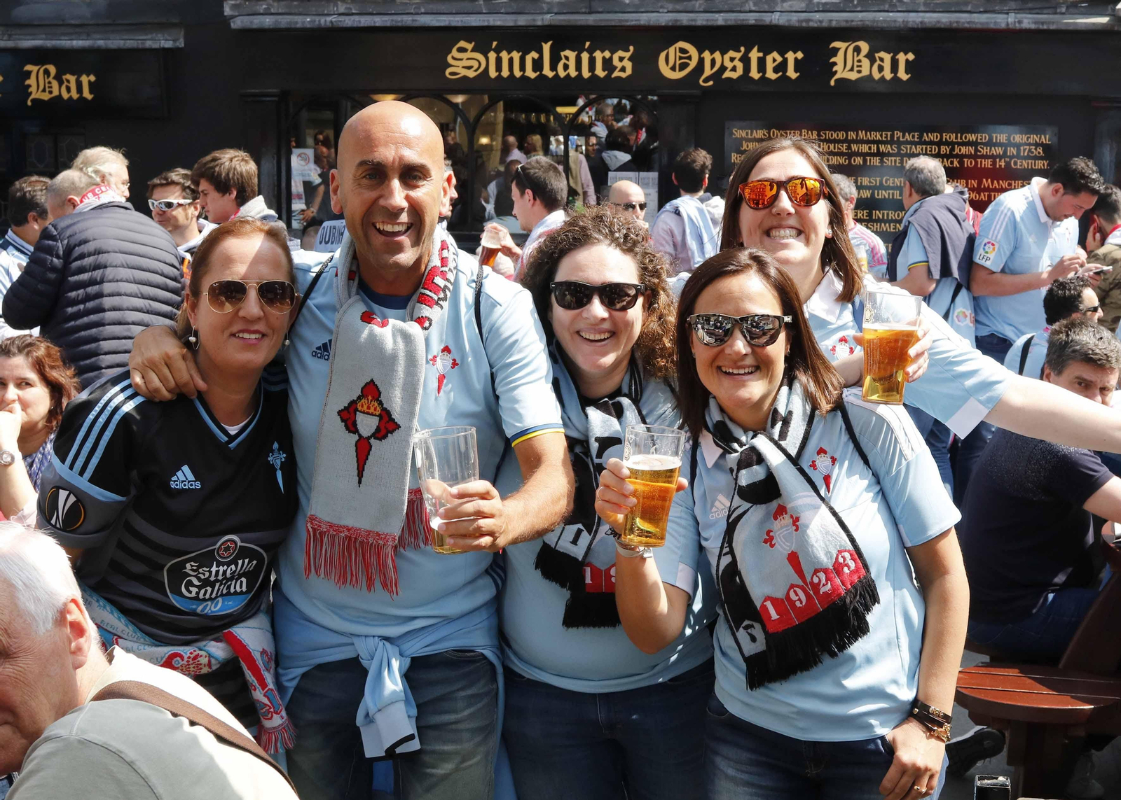 El viaje de la afición celeste a Manchester, el 11 de mayo de 2017. // J.V. Landín