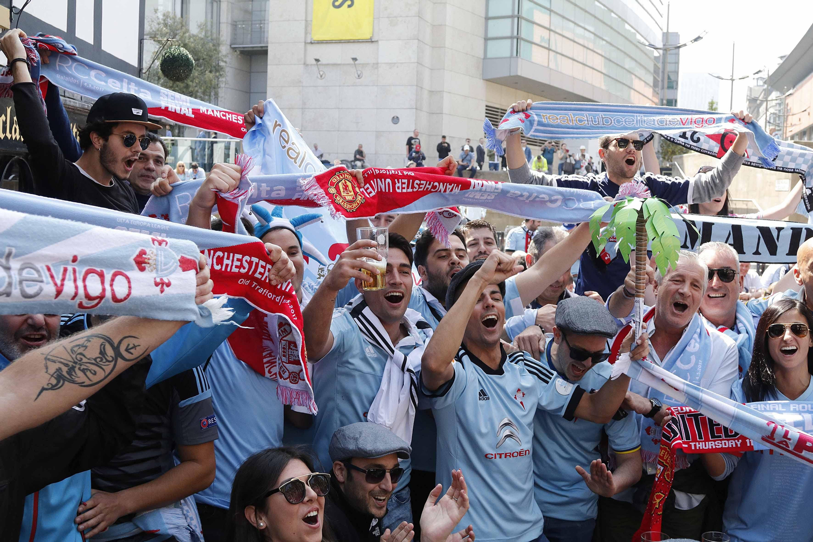 El viaje de la afición celeste a Manchester, el 11 de mayo de 2017. // J.V. Landín
