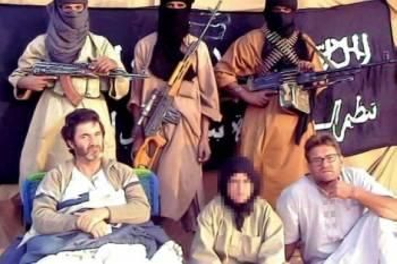 Vilalta, primero por la izquierda, es el cooperante que solicita la indemnización. (Foto: Archivo)