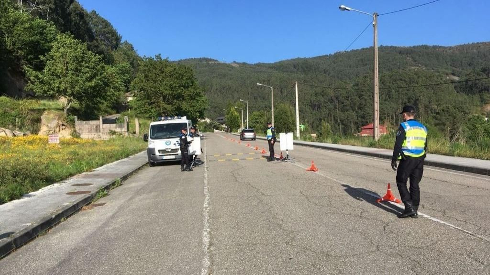 La Policía Local de Porriño llevando a cabo un control de alcoholemia