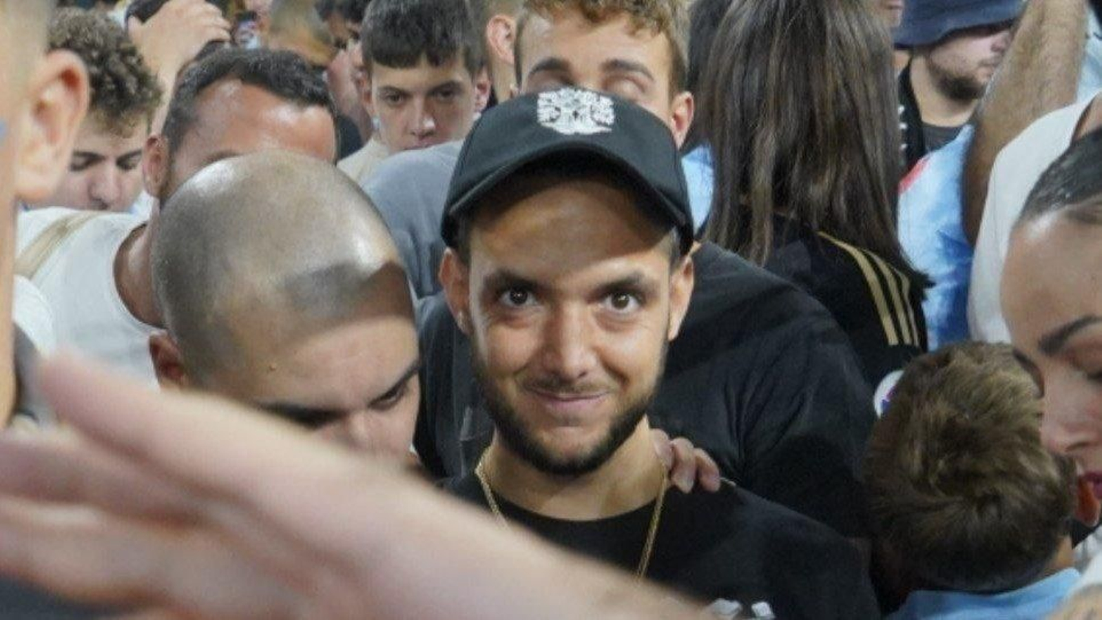 C. Tangana, entre el público en Balaídos. // J.V. Landín