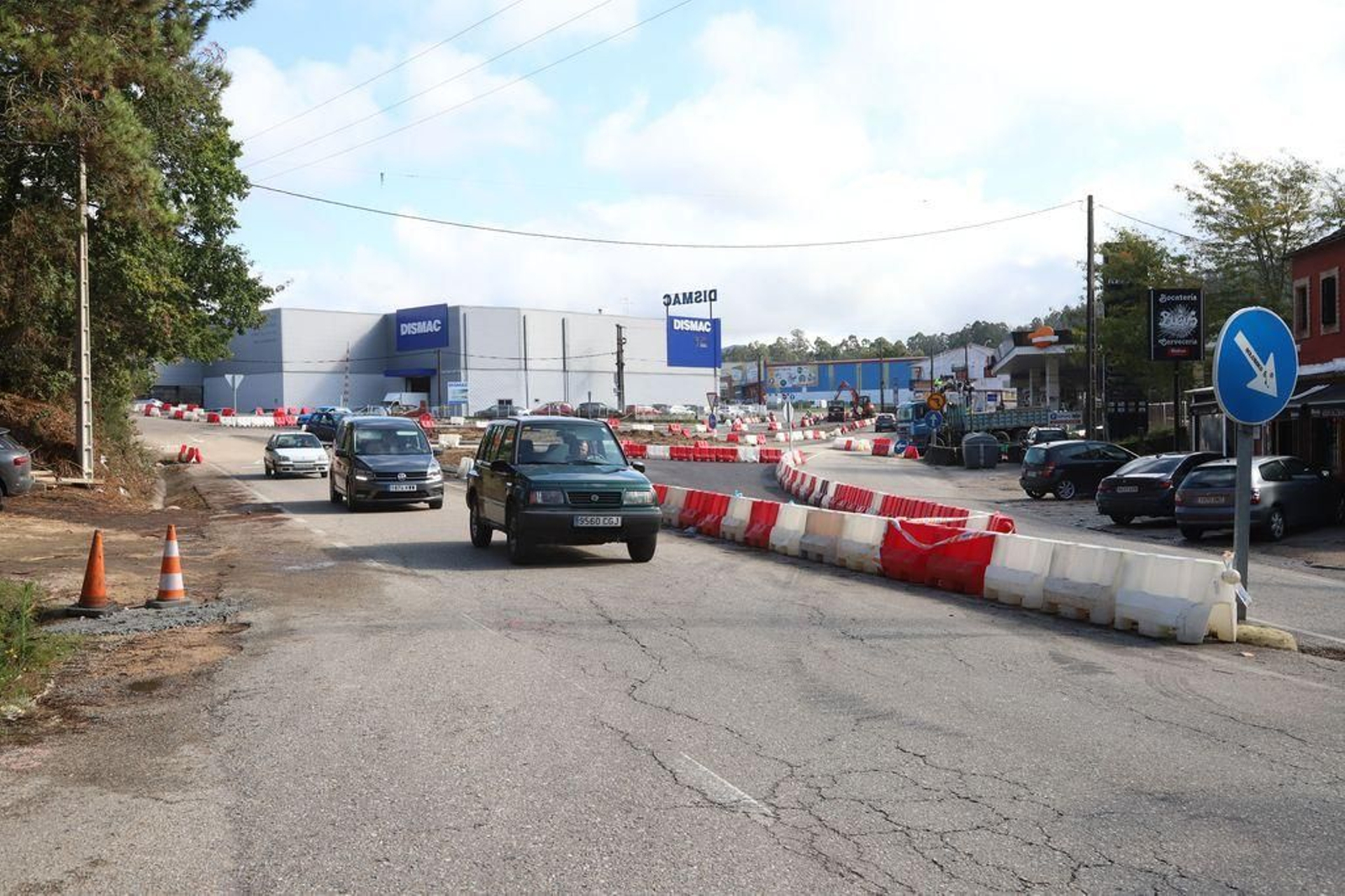 Obras para acabar con los puntos negros en el entorno de A Pasaxe. La gasolinera se derribará en la 2º fase.