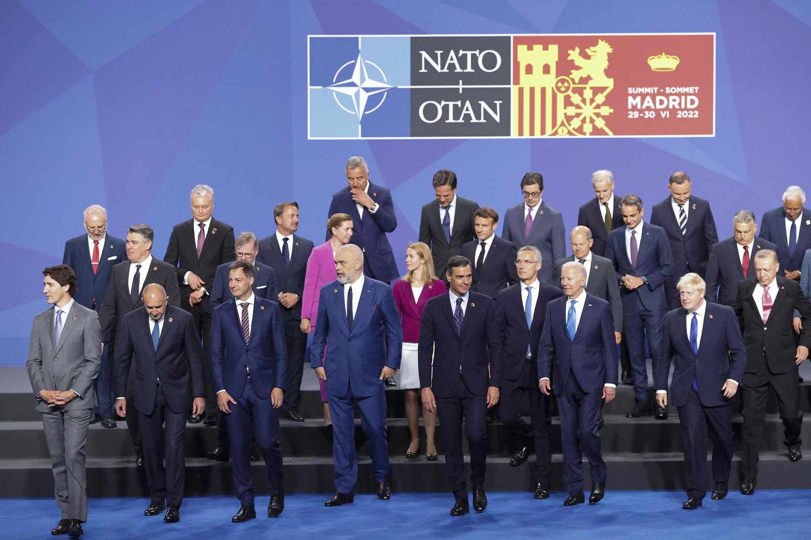 Los líderes de los países miembros posan para una