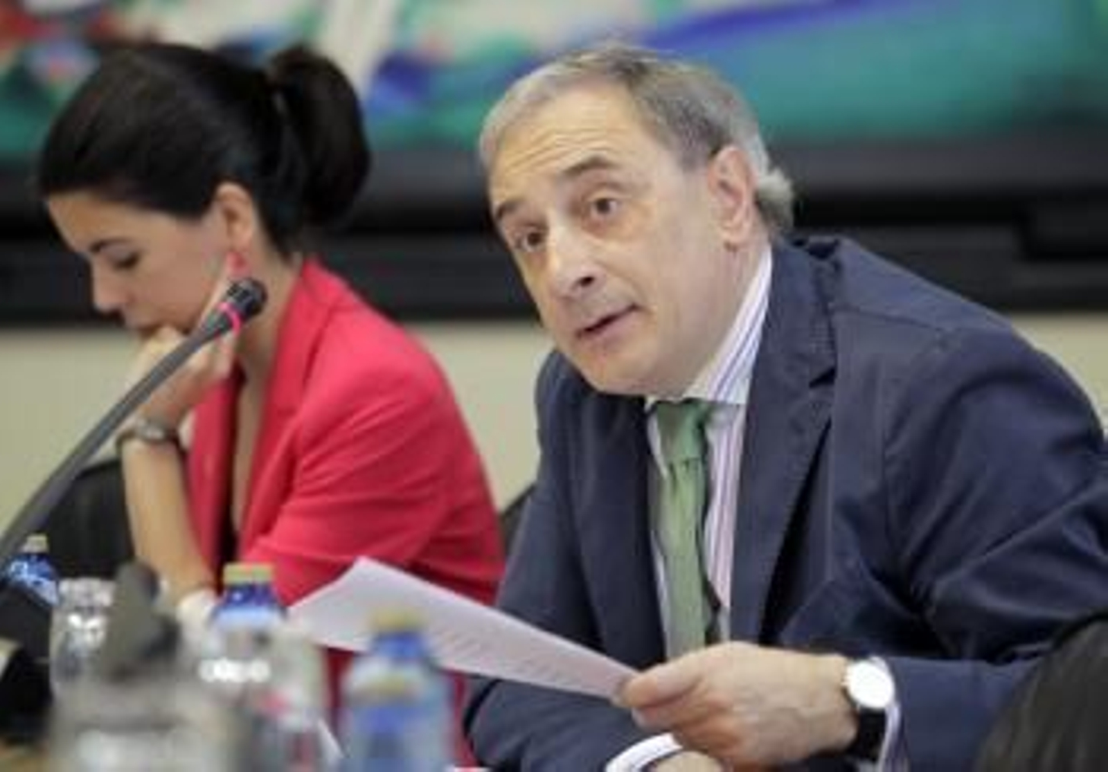 Sánchez Izquierdo, durante su comparecencia ante la comisión parlamentaria. (Foto: Lavandeira)