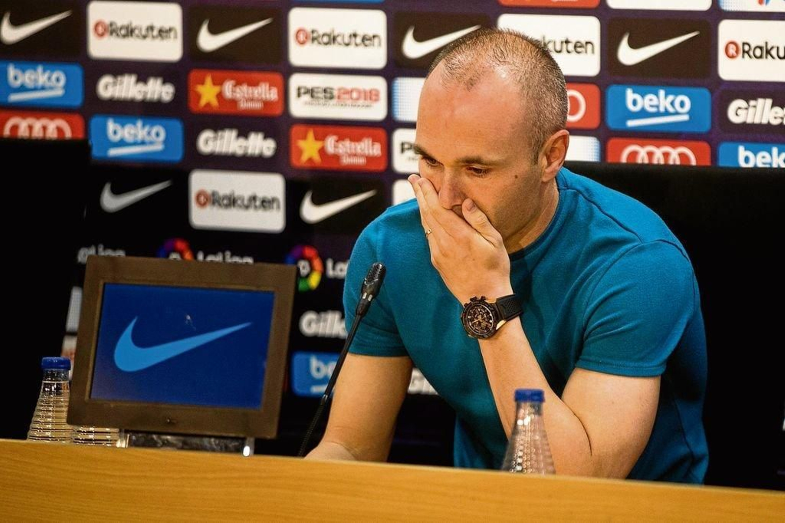 Andrés Iniesta anunció ayer su salida del Barcelona, aunque no desveló su futuro.