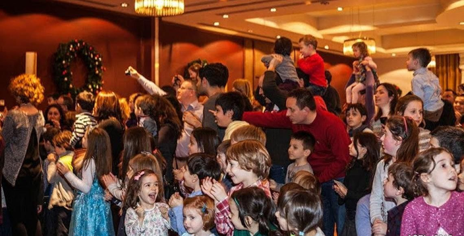 Los niños hispanohablantes de Dublín disfrutaron con la llegada de los Reyes Magos a Irlanda.