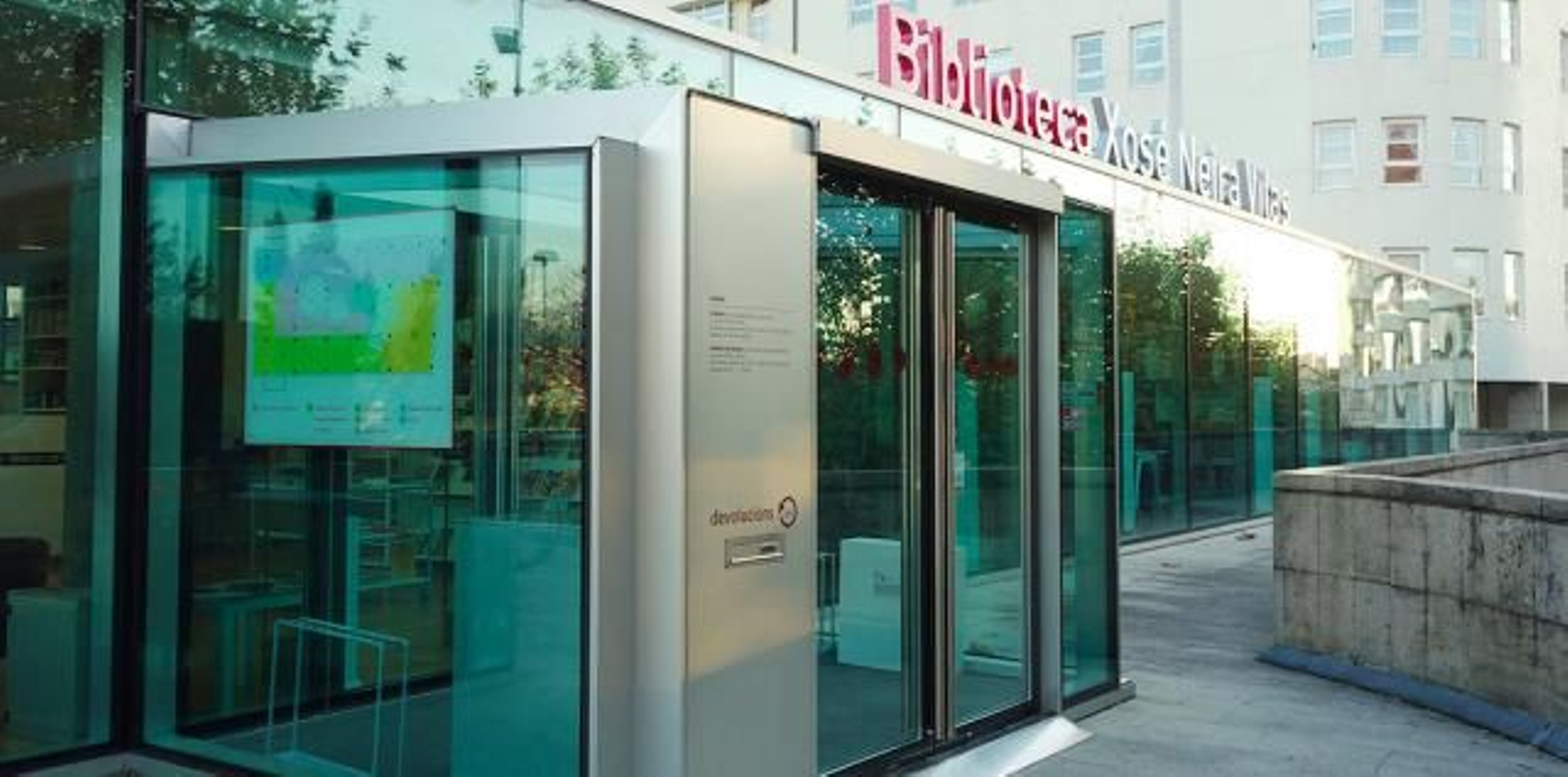 BIBLIOTECA PÚBLICA MUNICIPAL XOSÉ NEIRA VILAS