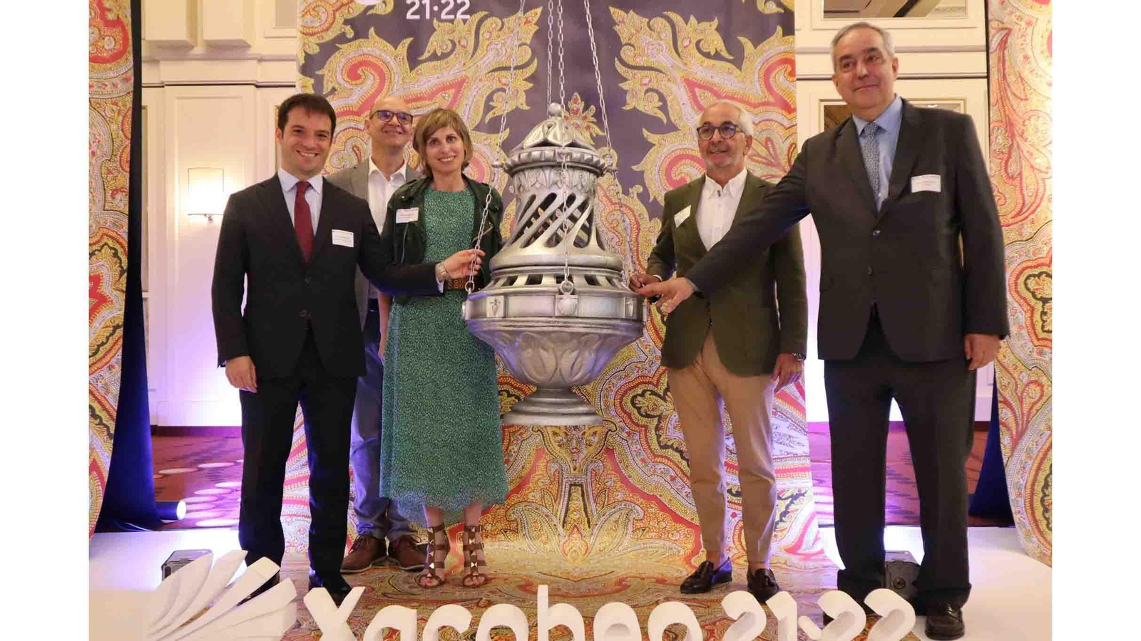 El cónsul general de Espaöa en Frankfurt, con el director Instituto Cervantes, Nava Castro, la directora de Turismo de Galicia, el vicerrector del Clúster de Turismo, y el director de la OET de Frankfurt