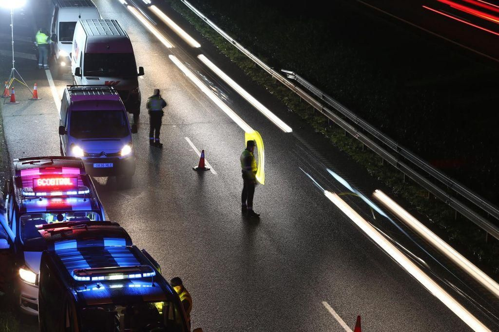 Control de la Guardia Civil en la A52 en O Porriño // Alberte