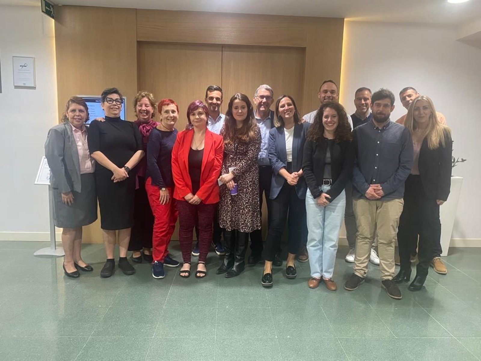 Miembros de la Comisión de Jóvenes y Mujeres del CGCEE