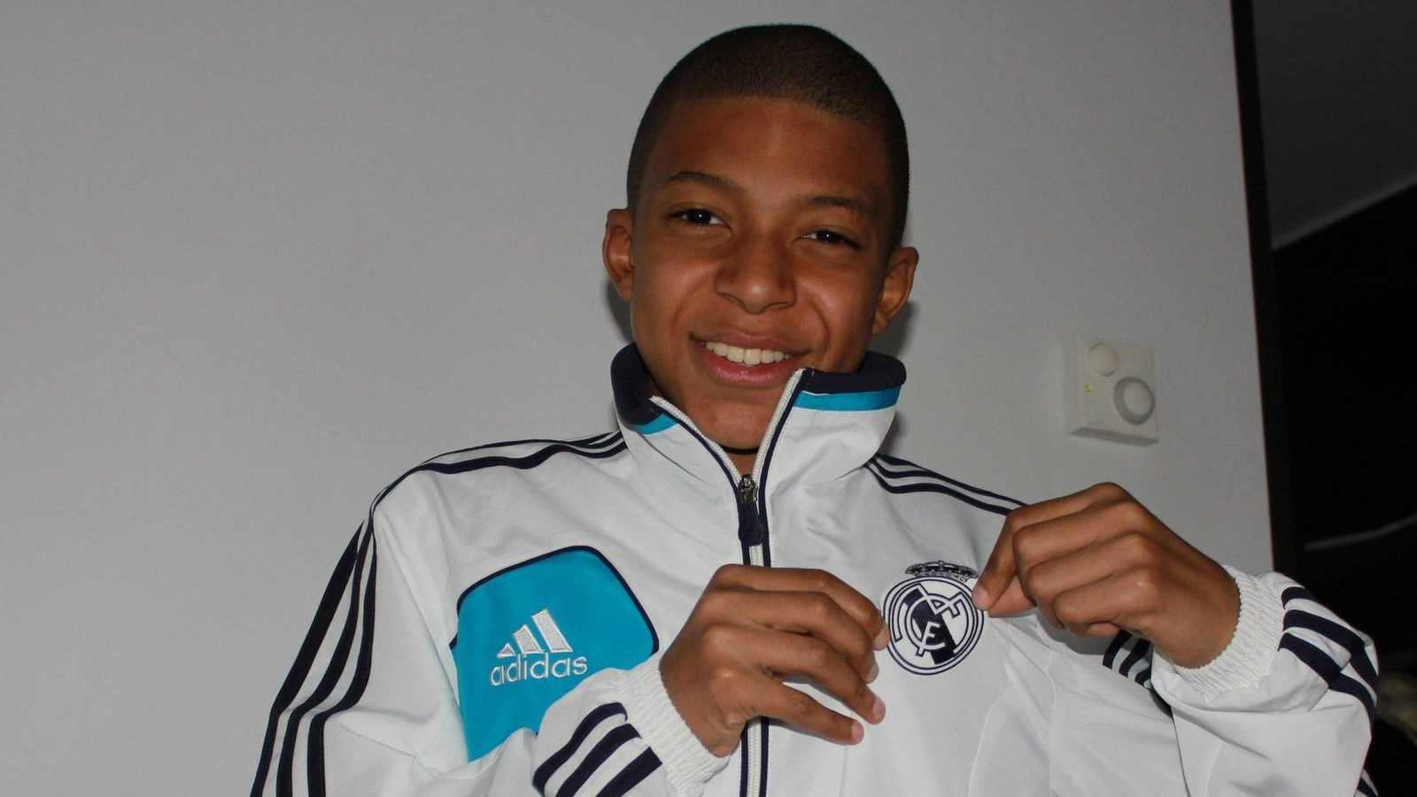 Mbappé de pequeño con el chándal del Real Madrid. // X (@KMbappe)