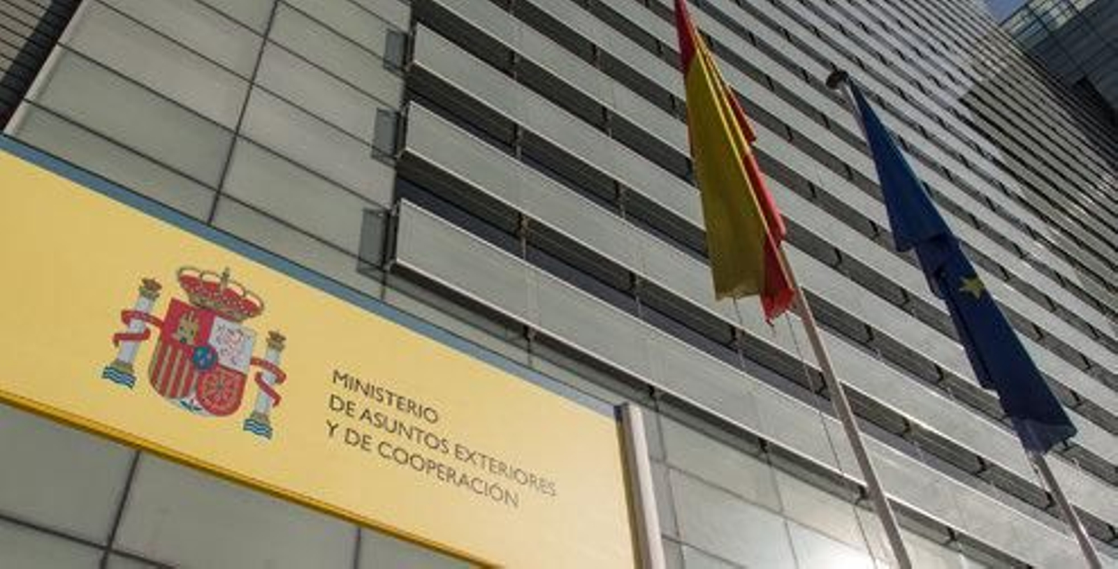 Exteriores admite retrasos en las obras de su sede y deberá seguir pagando 614.000 euros al mes en alquileres.