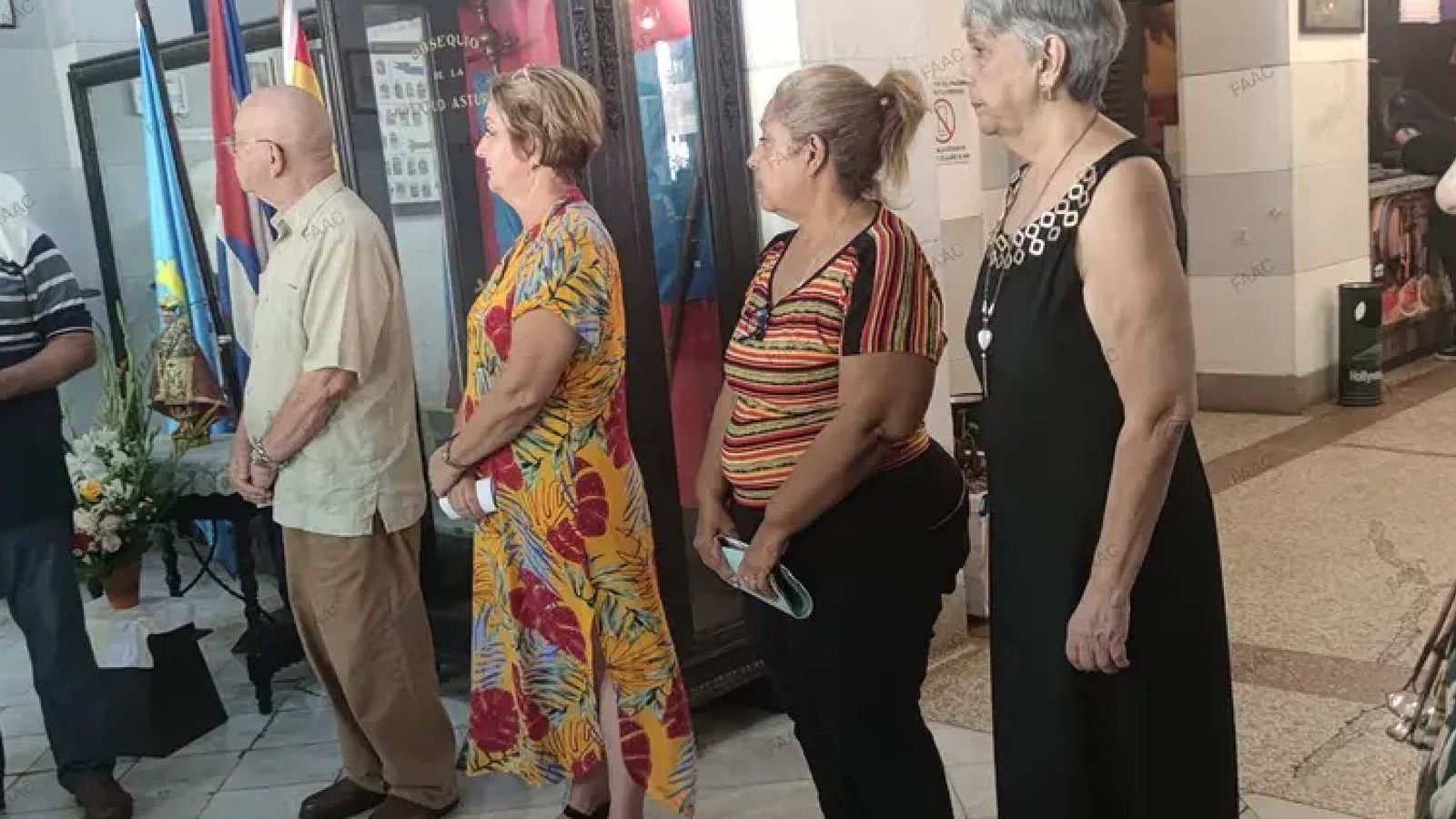 El expositor disertando sobre la exposición 