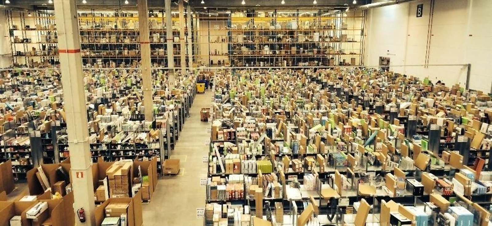 Uno de los almacenes de Amazon para distribuir productos.