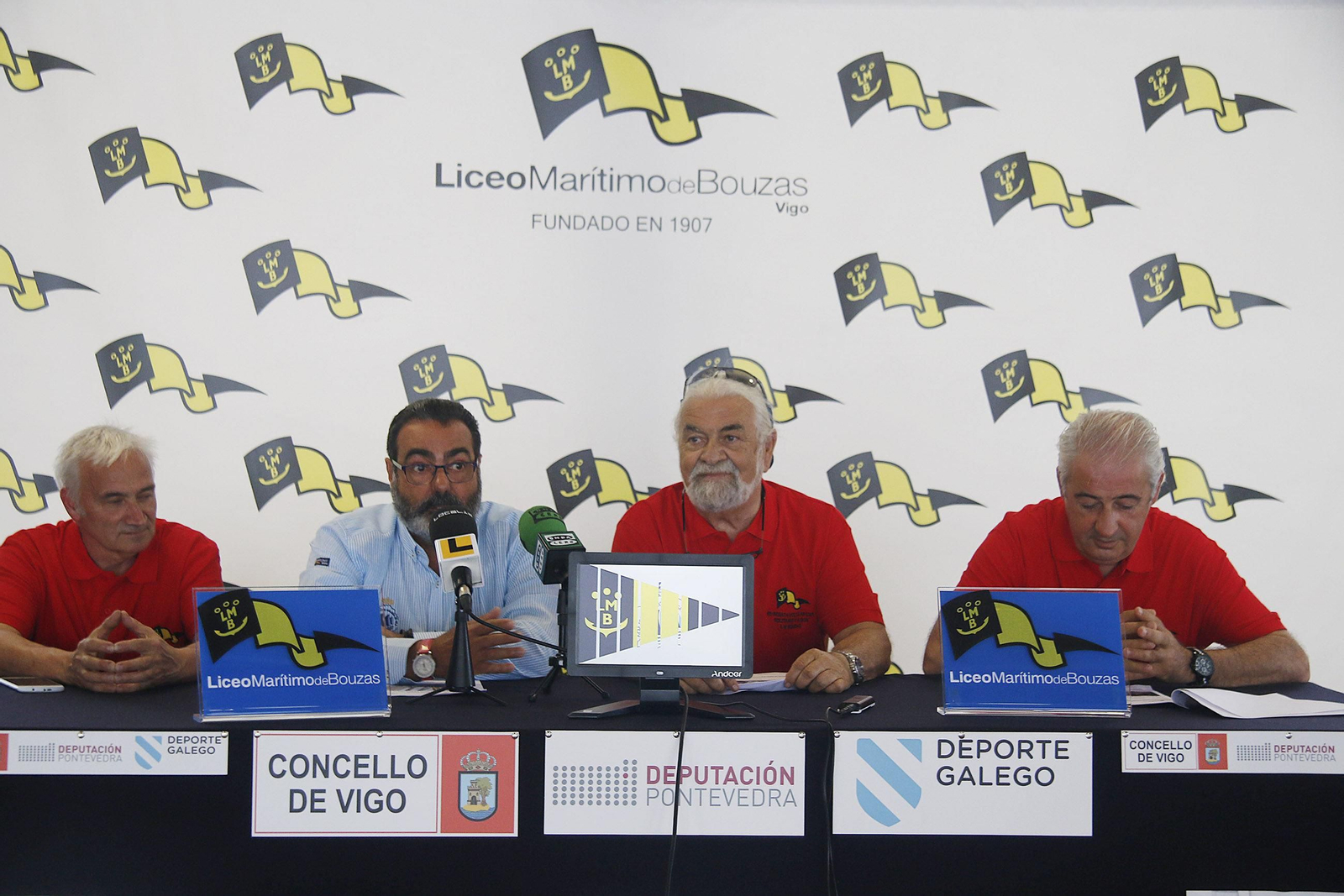 El Liceo de Bouzas presenta su regata