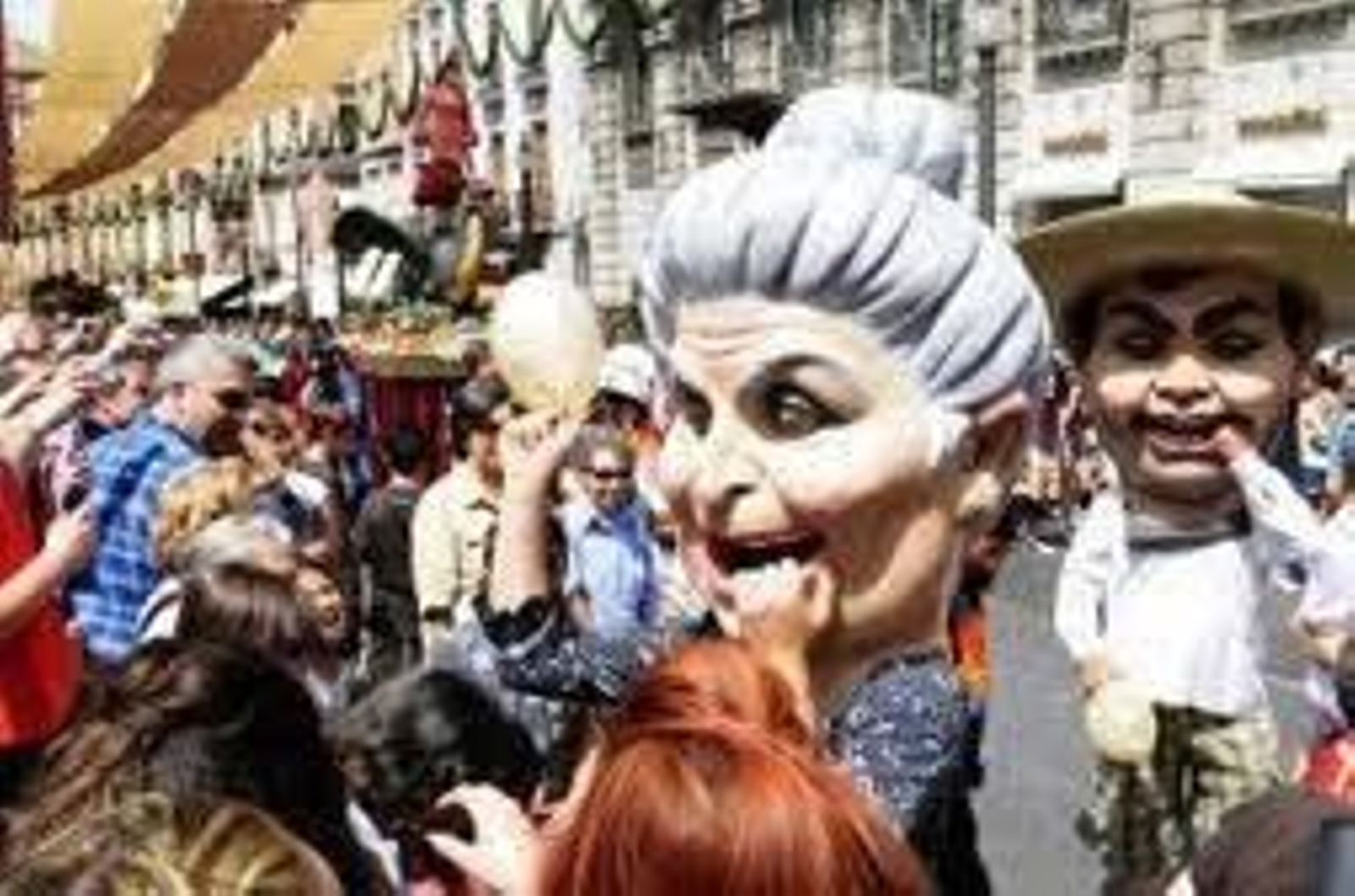 Desfile de cabezudos.