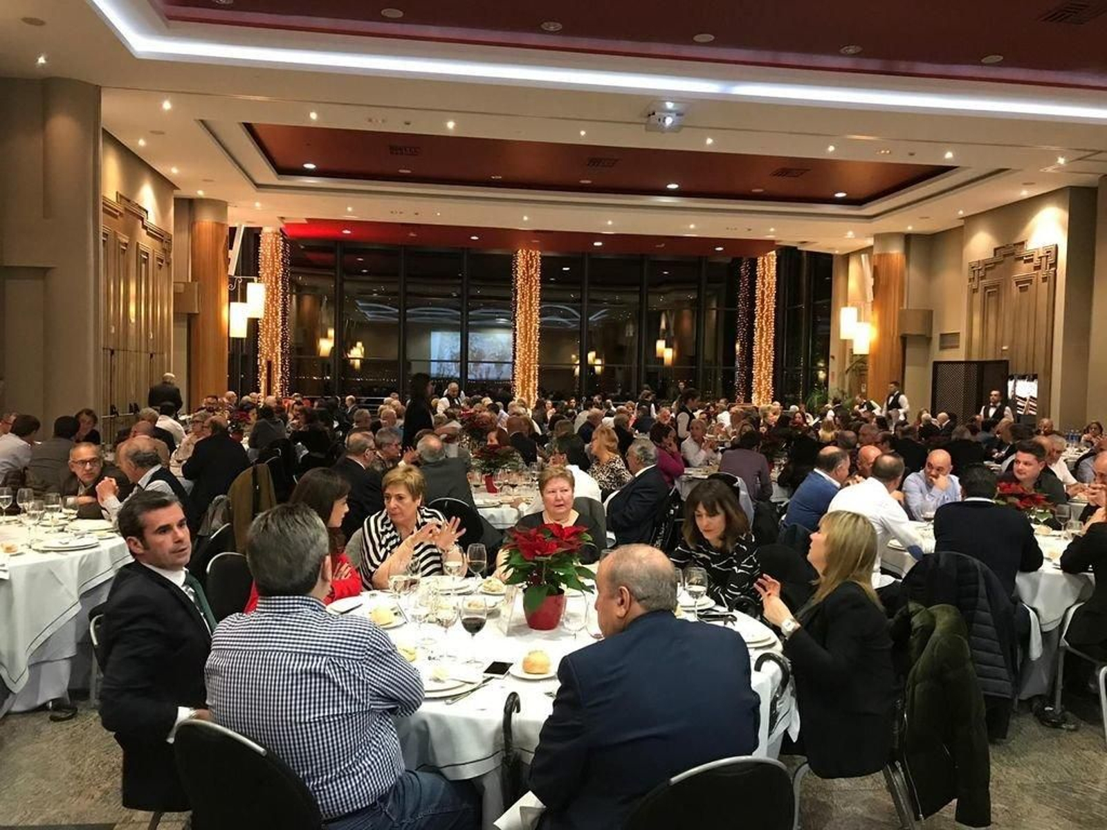 Los exjugadores homenajearon 
a Fermín Hortas